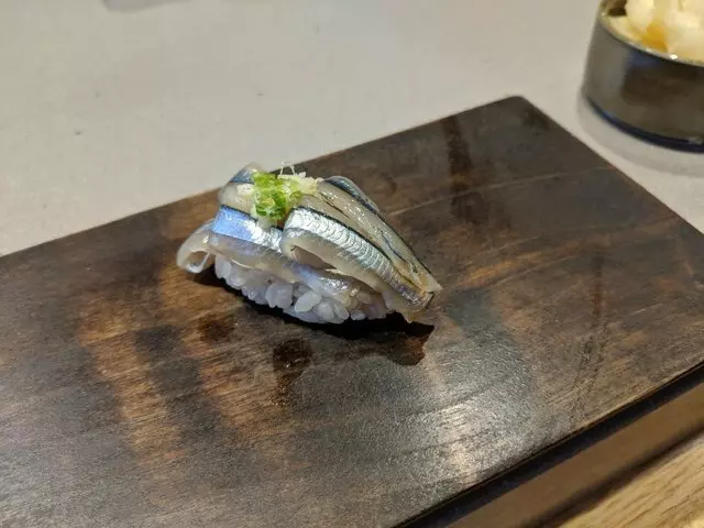 jū-ni