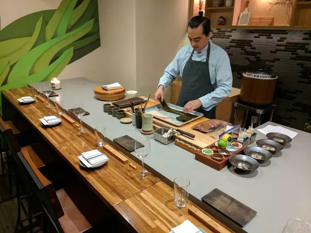 jū-ni