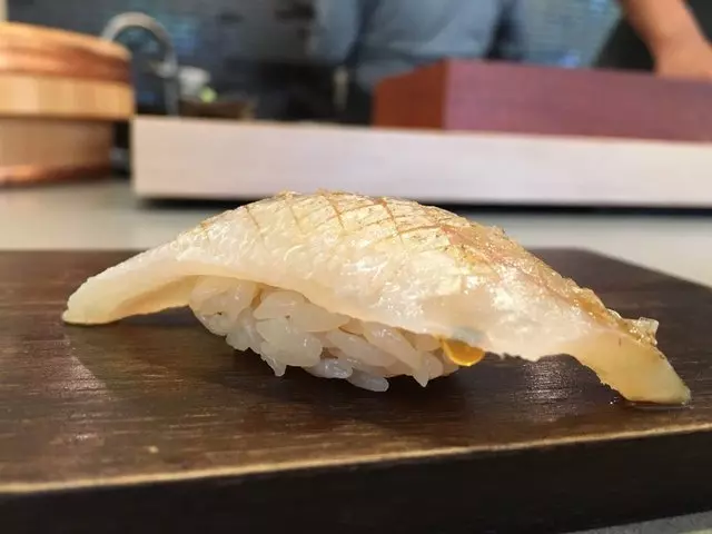 jū-ni