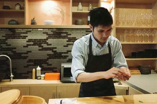 jū-ni