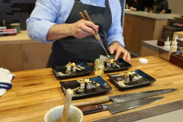 jū-ni