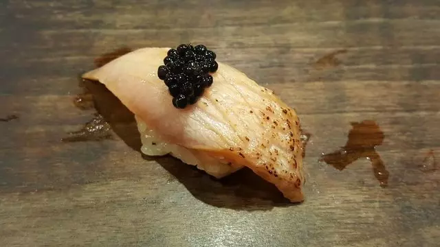jū-ni