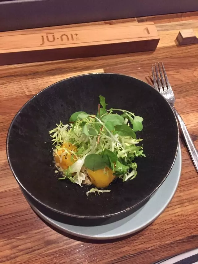 jū-ni