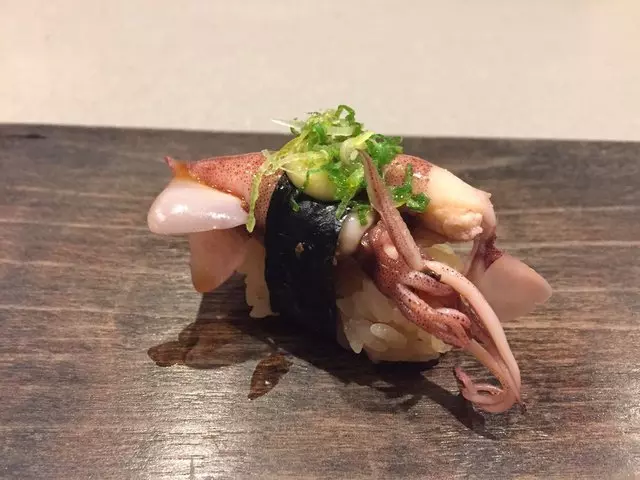 jū-ni