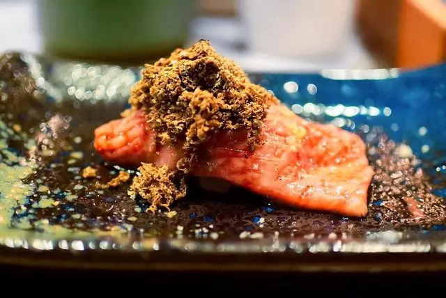 jū-ni