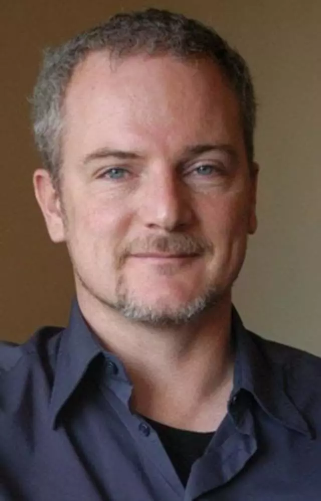 Alex Momtchiloff, MFT