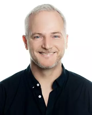 Alex Momtchiloff, MFT
